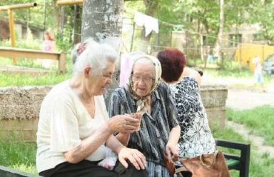 A nyugdíjasokat érinti: plusz pénzre és ajándék Erzsébet utalványokra lehet számítani 